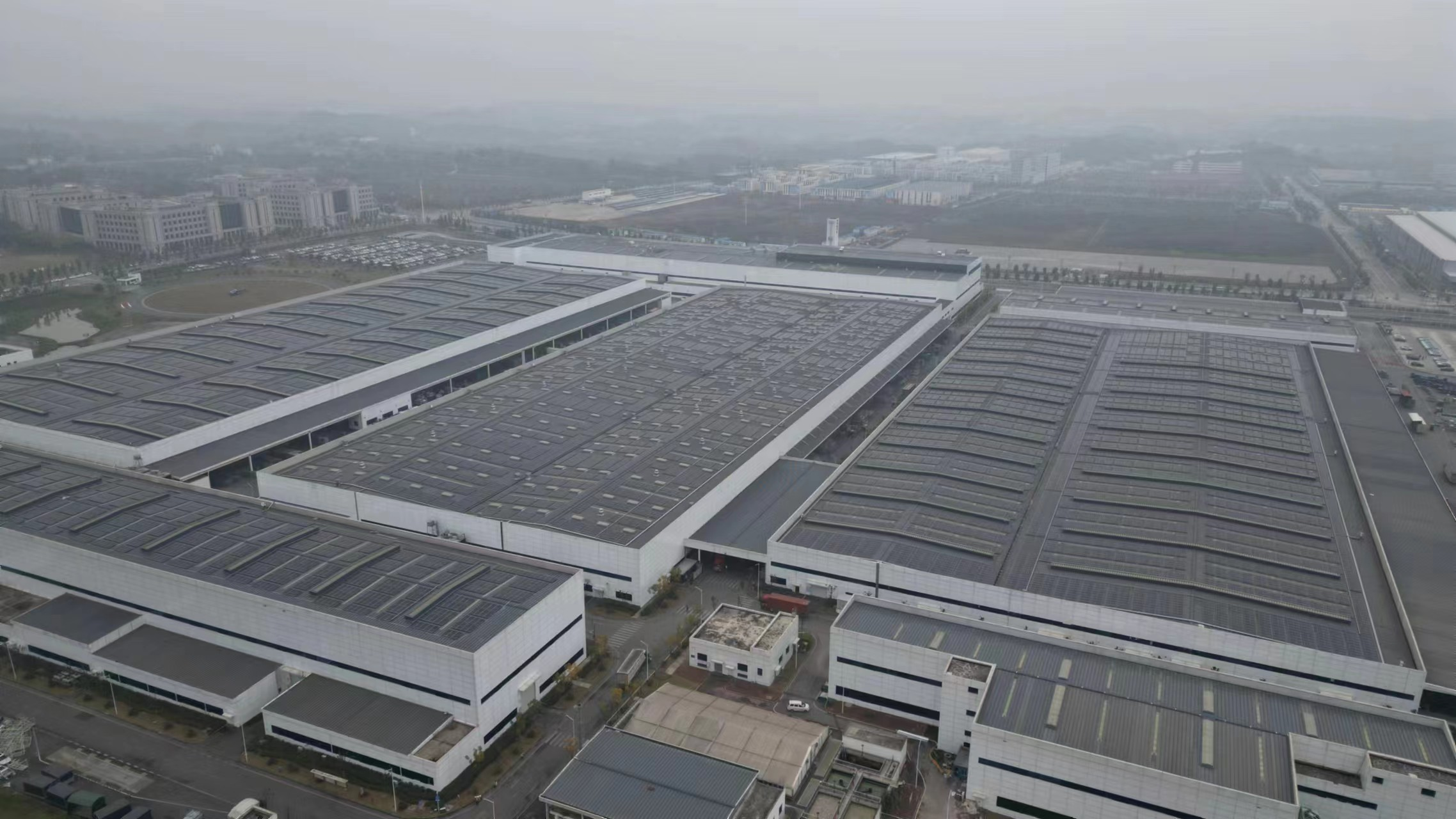 Large industrial rooftop solar project